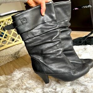 Black leather Steve Madden boots